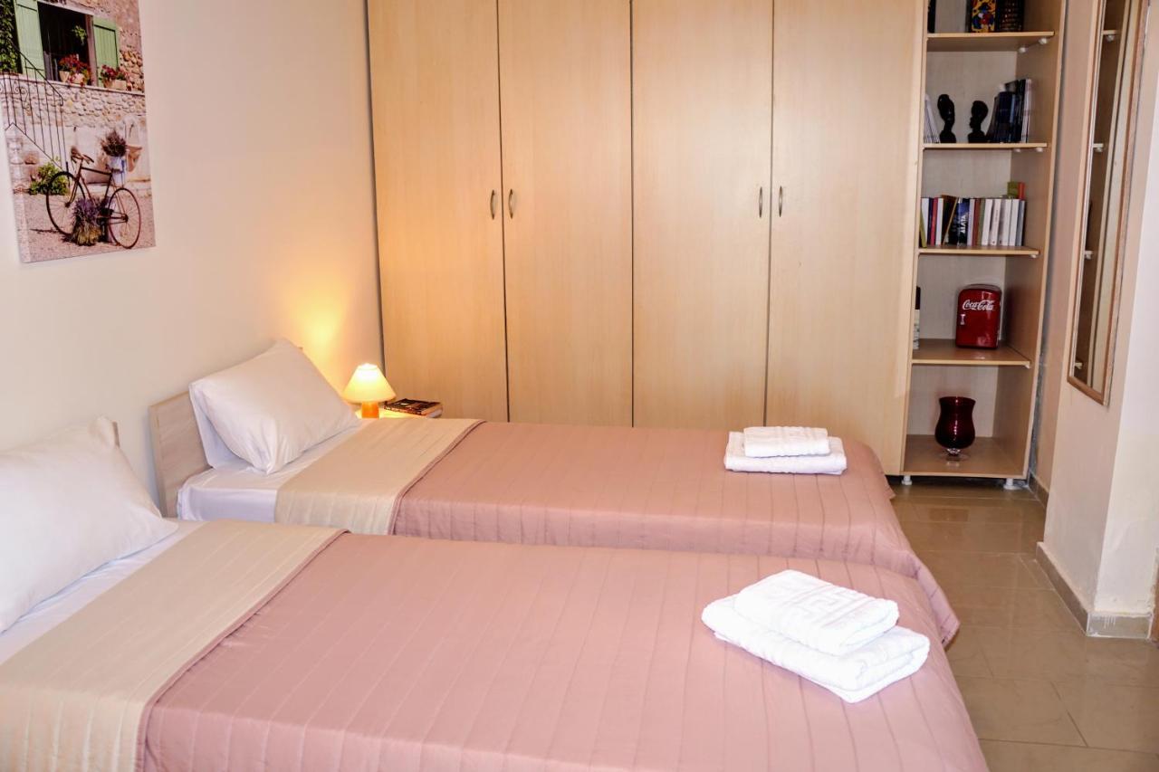 Olive Tree Hillside Apartment สตาโลส ภายนอก รูปภาพ