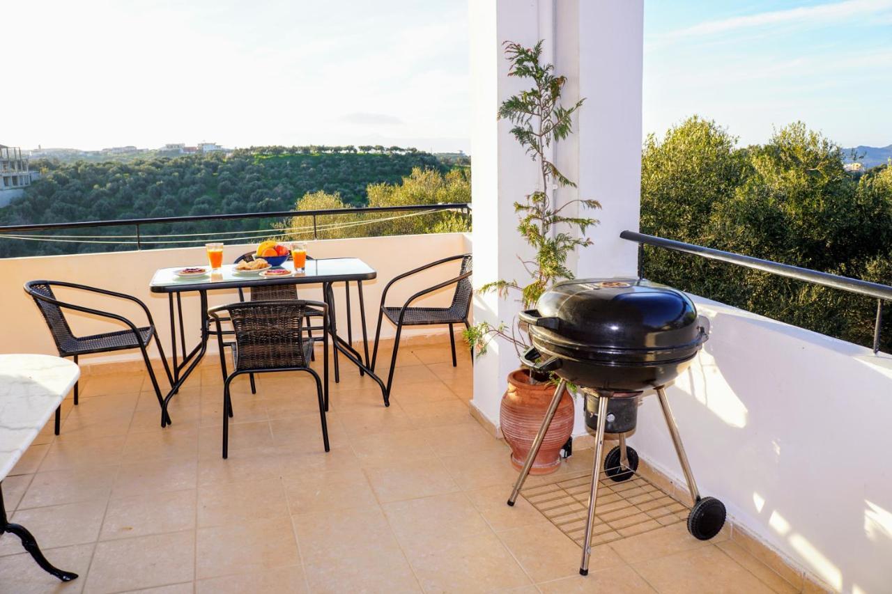 Olive Tree Hillside Apartment สตาโลส ภายนอก รูปภาพ
