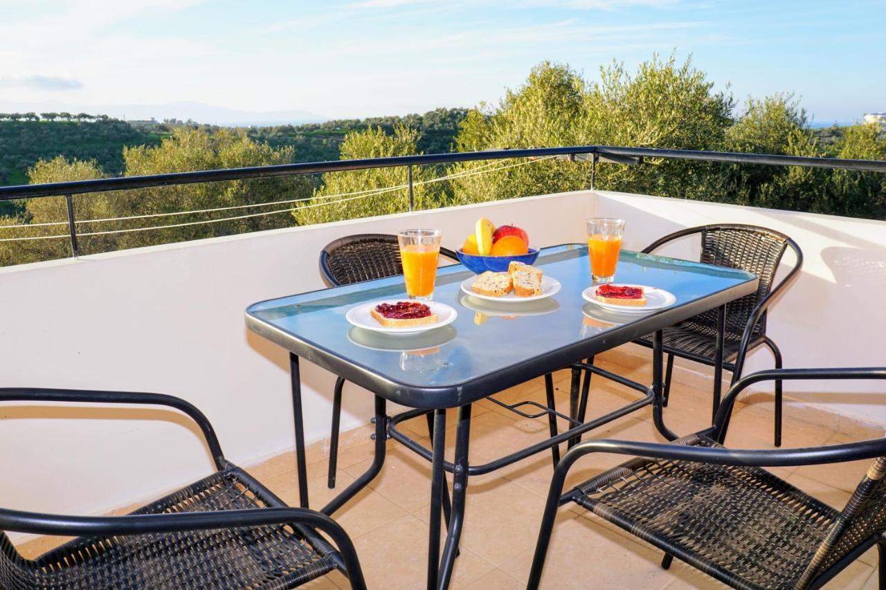 Olive Tree Hillside Apartment สตาโลส ภายนอก รูปภาพ