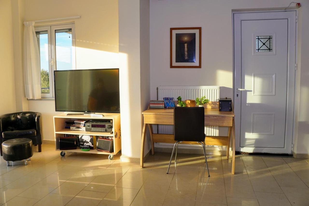 Olive Tree Hillside Apartment สตาโลส ภายนอก รูปภาพ
