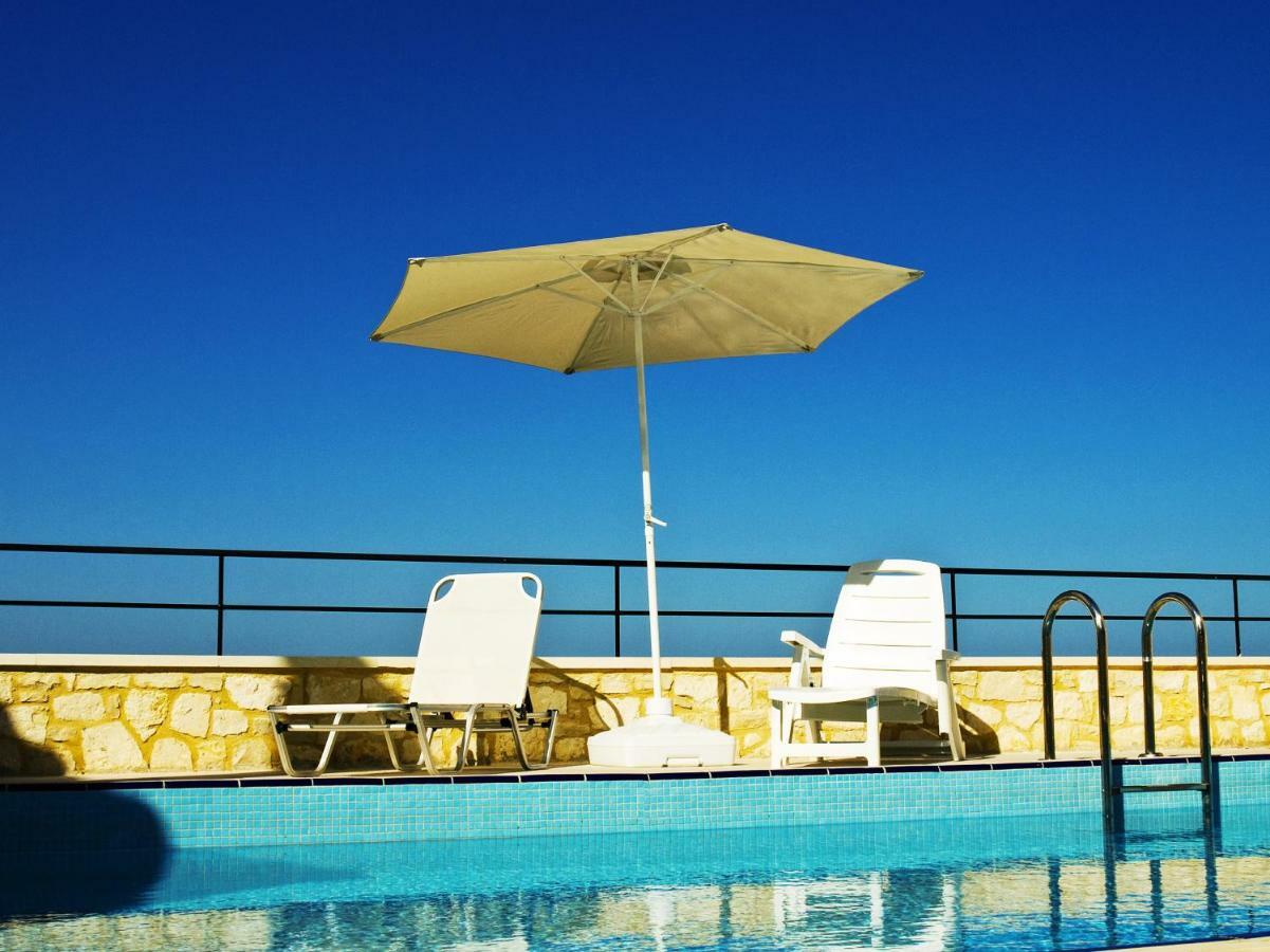 Olive Tree Hillside Apartment สตาโลส ภายนอก รูปภาพ