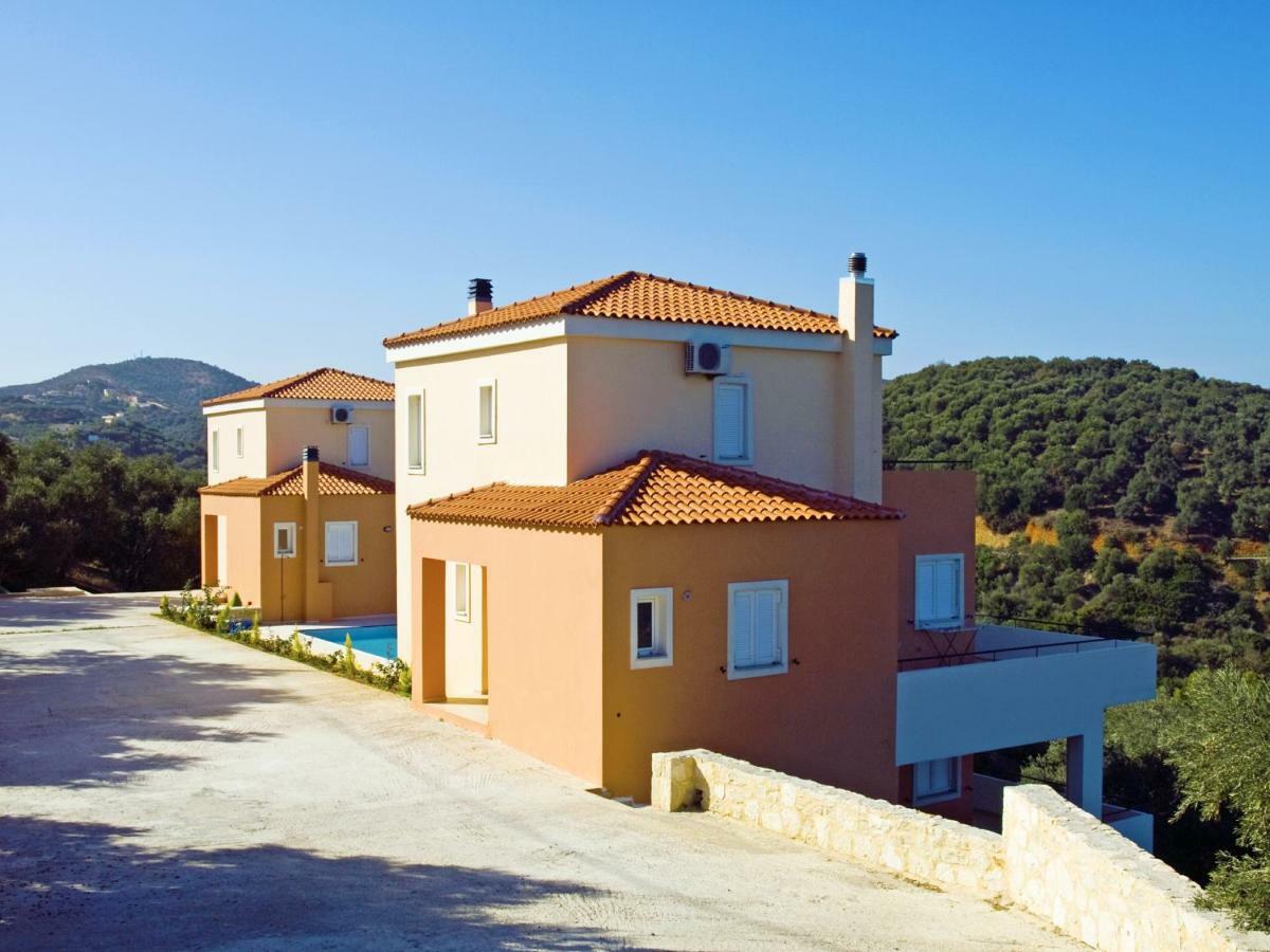 Olive Tree Hillside Apartment สตาโลส ภายนอก รูปภาพ