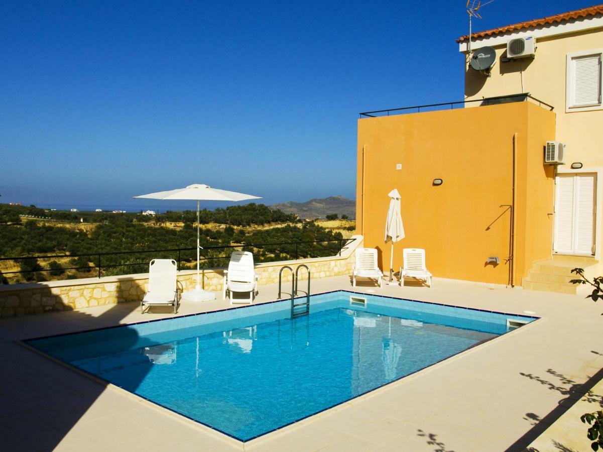Olive Tree Hillside Apartment สตาโลส ภายนอก รูปภาพ